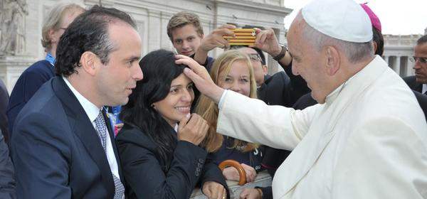 Desmovilizados y víctimas visitaron al Papa Francisco |