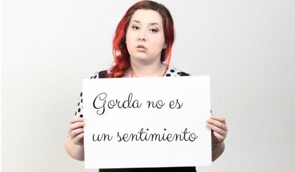 Brenda Mato, modelo argentina de tallas grandes, le pide a Facebook que elimine el estado “me siento gorda”.