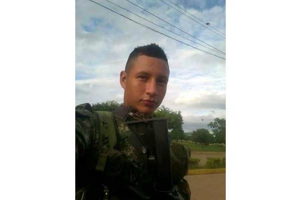 El soldado profesional Mario Alejandro Perdomo, de 23 años de edad, perdió la vida durante enfrentamientos con el frente 44 Antonio Ricaurte de las Farc. FOTO COLPRENSA