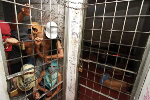 El hacinamiento carcelario que en enero de este año era del 59 por ciento, a la fecha es del 48,2 por ciento, según Minjusticia. FOTO COLPRENSA