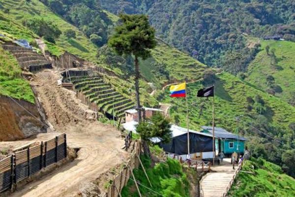 La multinacional AngloGold Ashanti posee 515 hectáreas de título minero en Cajamarca, Tolima. FOTO Colprensa