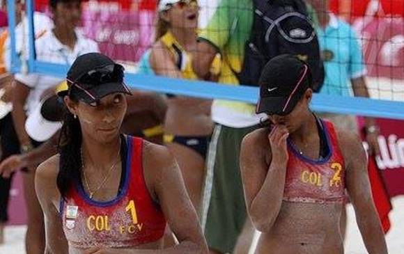 Claudia y Andrea GalindoVoleiplaya