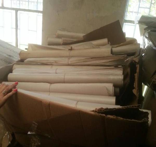 La Contraloría de Bogotá denunció otra bodega del Distrito en la que se encontraron más de 155.000 paquetes de útiles escolares. FOTO CORTESÍA