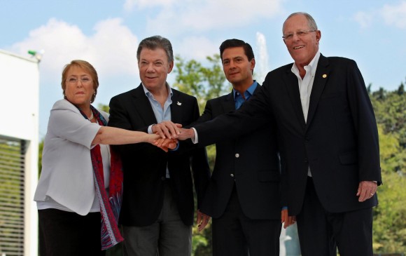 Los presidentes de Chile, Michelle Bachelet; de Colombia, Juan Manuel Santos; de México, Enrique Peña Nieto y de Perú, Pedro Pablo Kuczynskix, apuestan por el libre mercado. FOTO EFE