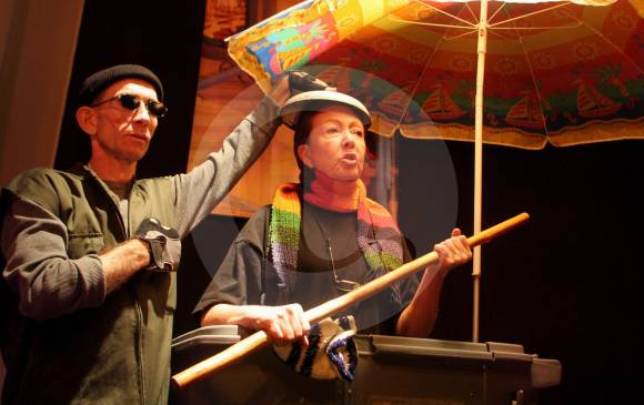 Diego Casas y Gloria Tobón en el montaje La señora del Cervantes. Su estreno fue en 2009. FOTO Archivo El Colombiano