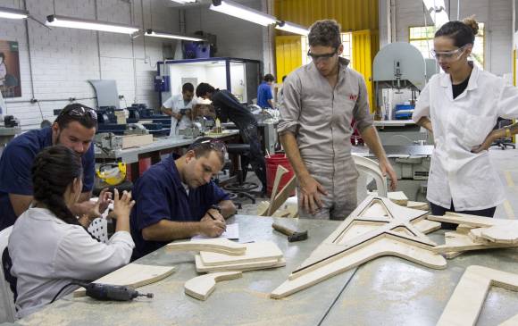 Laboratorios de estudiantes de ingeniería en la UPB. FOTO ARCHIVO (EDWIN BUSTAMANTE)