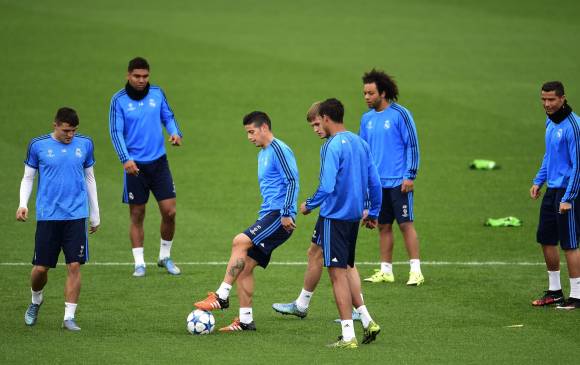 James deberá aguantar las ganas de reaparecer para el próximo partido del Real Madrid, que será el domingo ante el Sevilla. Por ahora, seguirá entrenando normalmente con los merengues. FOTO afp
