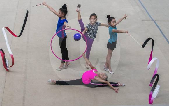 Salomé Ricaurte, Ana Sofía Cardona, Luna Cortés y Elena Londoño (suelo), cuatro exponentes de la gimnasia artística en Antioquia. FOTO Donaldo Zuluaga