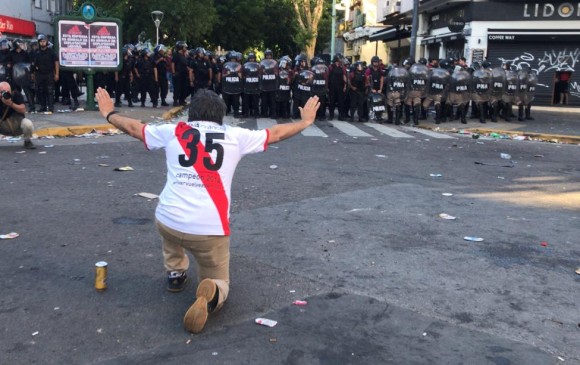El dirigente Alejandro Domínguez pide desterrar la violencia del fútbol. FOTO AFP