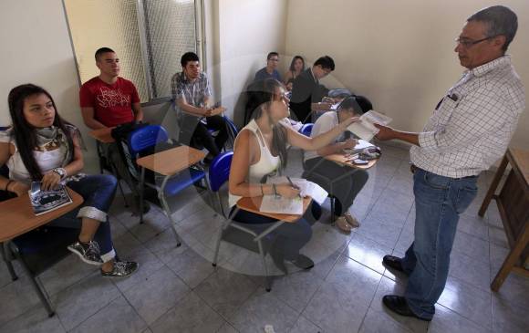 Todos los aspirantes a la media técnica deben hacer un proceso de selección o la prueba vocacional. FOTO Manuel Saldarriaga.