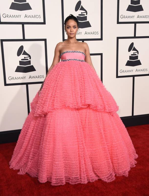 Muy criticado el vestido de Rihana. FOTO AP