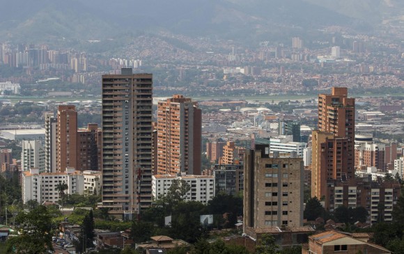 Panorámica desde el centro comercial El Tesoro. 