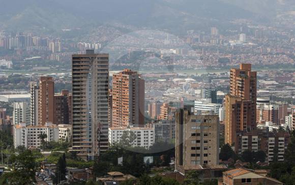 Las autoridades invitan a la gente a que no compartan mensajes que estén basados en rumores que buscan amedrentar la tranquilidad de los ciudadanos. FOTO Julio César Herrera