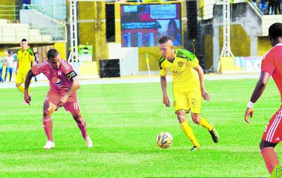El volante Víctor Cantillo se ha consolidado en la titular de Leones, que hoy desafía el calor de Barranquilla. FOTO cortesía-leones fc