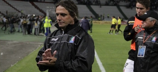 Ángel Guillermo Hoyos no será más el técnico de Once Caldas | Foto Colprensa