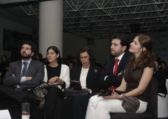 Colprensa - La familia de Gal�n pide justicia para que el crimen no quede impune.