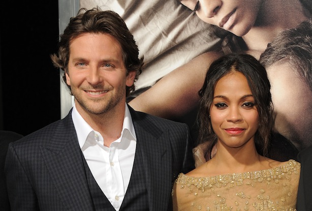 Zoe Saldaña y Bradley Cooper se conocieron en el set del El Ladrón de palabras. Vivieron un romance aproximadamente de un año con una ruptura y una reconciliación. FOTO AP
