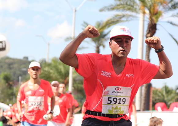 Esteban Jaramillo y Sebastián Salazar - Más de 10 mil competidores se dieron cita en esta histórica cita deportiva que se corría en las modalidades de 5, 10, 21 y 42 kilómetros.