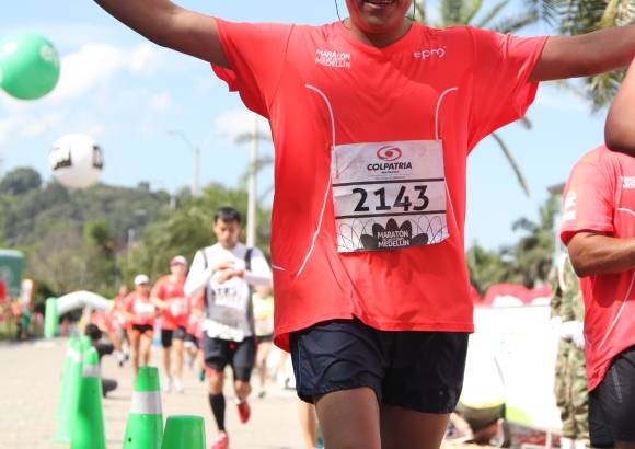 Esteban Jaramillo y Sebastián Salazar - Más de 10 mil competidores se dieron cita en esta histórica cita deportiva que se corría en las modalidades de 5, 10, 21 y 42 kilómetros.