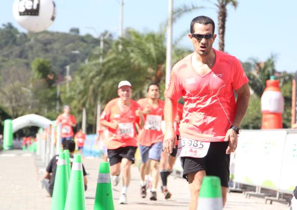 Esteban Jaramillo y Sebastián Salazar - Más de 10 mil competidores se dieron cita en esta histórica cita deportiva que se corría en las modalidades de 5, 10, 21 y 42 kilómetros.