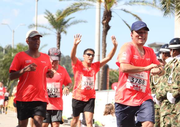 Esteban Jaramillo y Sebastián Salazar - Más de 10 mil competidores se dieron cita en esta histórica cita deportiva que se corría en las modalidades de 5, 10, 21 y 42 kilómetros.