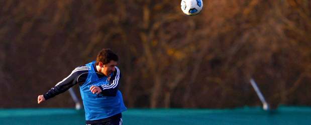La Pulga pone picante de Copa | Marcos Brindicci, Reuters-Argentina | Además de Lionel Messi, en el plantel argentino se mantienen Juan Pablo Carrizo, Javier Zanetti, Javier Mascherano, Fernando Gago, Ángel di María y Carlos Tévez, quienes estuvieron en la goleada (6-1) que sufrió Argentina frente a Bolivia en las pasadas eliminatorias para el Mundial de Sudáfrica, en La Paz, el 1° de abril de 2009. El duelo de hoy tiene tinte de revancha.