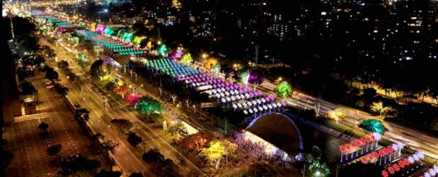 Medellín, un cuento navideño | Imágenes Cortesía | En el río las flores de luces relucirán sobre el cauce y a sus lados las escenas de cuentos infantiles, rusos, españoles, colombianos y de todo el mundo mos trarán la belleza de esta época. El viernes, el alcalde de Medellín, Alonso Salazar, presentará oficialmente el alumbrado navideño.