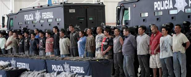 La policía indicó que los integrantes de La Familia fueron detenidos por su relación con el ataque contra uno de sus helicópteros. | Reuters | La policía indicó que los integrantes de La Familia fueron detenidos por su relación con el ataque contra uno de sus helicópteros.