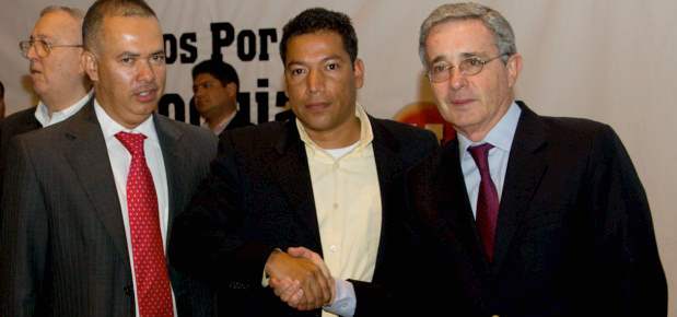 21.140 aspirantes inscritos en el país | Cortesía | Con los avales del expresidente Álvaro Uribe, y el diputado y aspirante a repetir curul, Rodrigo Mendoza (U-57), John Fabio Castrillón, inscribió su candidatura por la U al Concejo de Envigado (tarjetón U-2).