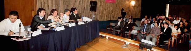 Propuestas de candidatos, bajo la mirada de expertos | Jaime Pérez | Durante el foro realizado por Medellín Cómo Vamos, los candidatos pudieron observar la encuesta sobre la agenda ciudadana elaborada por Ipsos-Napoleón Franco que se menciona en la página anterior.