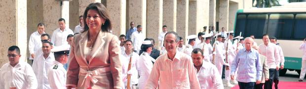 Narcotráfico ha costado más vidas a Centroamérica que las guerras: Presidenta Chinchilla | Presidenta Chinchilla es la cuota femenina en la cumbre de Tuxla en Cartagena.