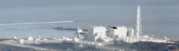 Japón reduce alerta en central nuclear | Reuters | El gobierno japonés monitorea las plantas nucleares tras el terremoto del viernes.