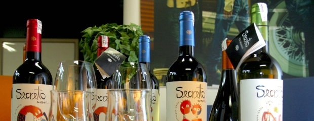 ¿Buscando vinos? compre de aquí y de por aquí... | Jaime Pérez | Leche de la mujer amada, es otro nombre dado al vino más vendido en 2009.