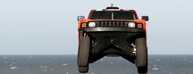El piloto ruso Leonid Novitskiy (Mini) ganó este domingo en autos la primera etapa del Dakar 2012, disputada entre las localidades argentinas de Mar del Plata y Santa Rosa | Reuters | La primera etapa del Dakar 2012 se disputó entre las localidades argentinas de Mar del Plata y Santa Rosa