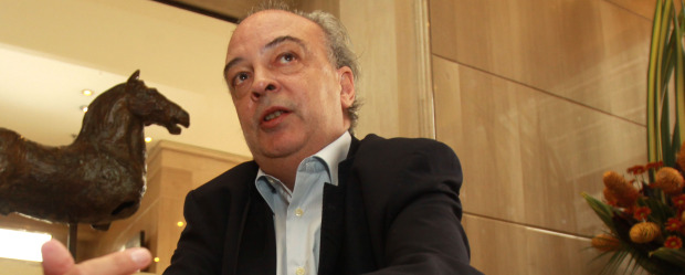 Literatura, un muerto muy vivo | Colprensa | Enrique Vila-Matas es uno de los actuales escritores más prolíficos y premiados. Con su novela Dublinesca pone de manifiesto el fin de la literatura.