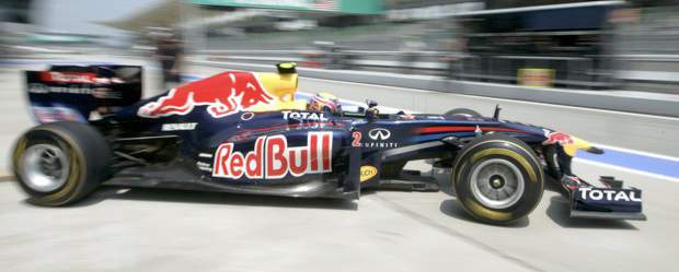 Mark Webber marcó el mejor tiempo en jornada de entrenamientos libres | Reuters | Webber dio su mejor vuelta en un tiempo de 1:36.876, superando en tan solo cinco milésimas de segundo al británico Jenson Button.