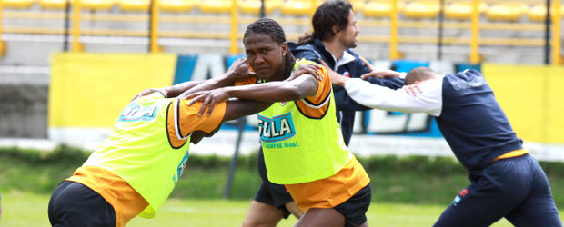 "Quien la tiene complicada es el Bolillo": Rodallega | Colprensa | La segunda sesión de trabajos tuvo como novedad la presencia de Ospina, Zúñiga, Yepes y Falcao. Comenzó con el tradicional juego del bobito, para luego reunirse el grupo para oír una charla por parte de Francisco Maturana.