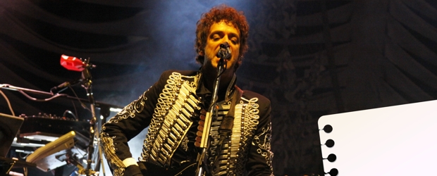 Cerati responde a estímulos | El ex vocalista de Soda Stereo permanece en coma en una clínica de Buenos Aires.