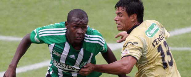 Nacional ganó y el Grupo B sigue abierto en la Copa Postobón | Manuel Saldarriaga | Víctor Ibarbo (izq.) anotó uno de los goles de Nacional en la victoria sobre Itagüí.