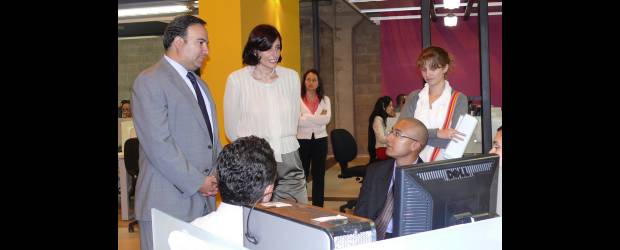 Un buen avance de Unisys: Plata | Cortesia | El ministro de Comercio, Luis Guillermo Plata, recorrió las instalaciones de Unisys en la Zona Franca con la presidenta en Colombia, Yolanda Auza Gómez.