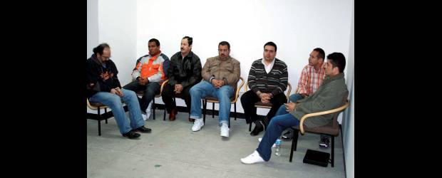 Afinarán extradición con E.U. | Archivo | El 13 de mayo de 2008 el gobierno colombiano extraditó 14 ex jefes paramilitares a E.U. con el argumento de que siguieron delinquiendo desde la cárcel.