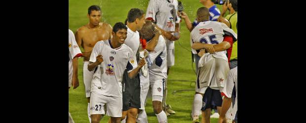 Los últimos son los que gozan | Henry Agudelo | Junior hizo su negocio en el estadio Atanasio Girardot al venir a defender el 3-1 que consiguió en Barranquilla; apenas perdió 1-0 con el DIM y con eso clasificó para jugar la final de la Liga Postobón frente a Equidad Seguros.