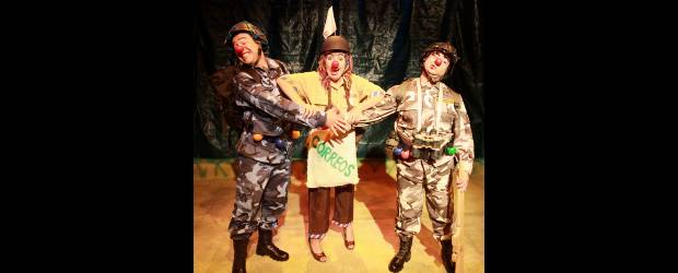 Teatro bélico en clave de humor |