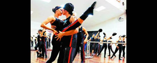 ¡Que comiencen a bailar salsa! | Manuel Saldarriaga | Participarán más de 400 artistas de Argentina, Puerto Rico, Estados Unidos, Dubai, Canadá y Colombia. Informes y boletas: Ticket Express 444 44 46.