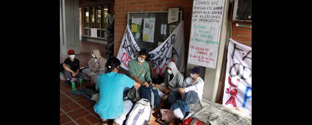 Estudiantes de la U. de A. vuelven a clases desde hoy | Manuel Saldarriaga | El martes al atardecer se había levantado la huelga de hambre de los estudiantes. Más de 25 programas sólo alcanzarán a hacer un semestre este año.
