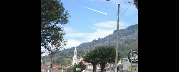 Basura espacial puso a hablar a la gente | Colprensa, Málaga-Santander | Lo que se vio en Santander, pudo ser un bólido, que es un cuerpo similar al meteorito que deja una estela de colores brillantes como las de los cometas.
