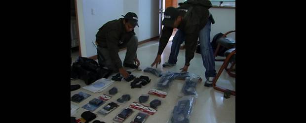 Casa de sicarios se camufló en Laureles | Cortesía Policía Metropolitana | Abundantes accesorios y municiones había en la casa.
