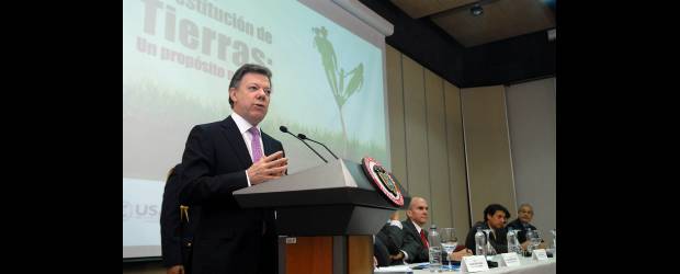Con plan de choque se entregarán tierras | Cortesía | El presidente, Juan Manuel Santos, presentó en Bogotá el plan de choque para agilizar la restitución de tierras a víctimas del despojo por grupos armados. La meta del Gobierno es devolver dos millones de hectáreas.