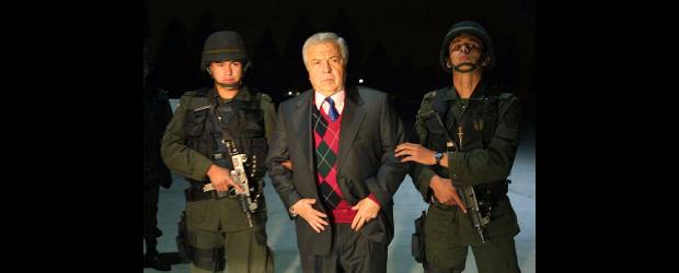 Rodríguez Orejuela estaría grave de salud | Archivo | Gilberto Rodríguez Orejuela (centro) fue sometido hace un año a "una delicada operación en el colon", según su hijo Fernando Rodríguez Mondragón. Rodríguez Orejuela tiene una condena de 30 años en una prisión de E.U.