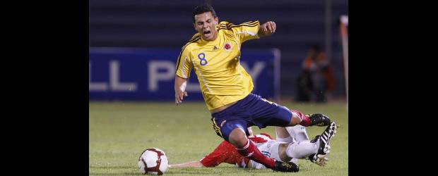 Colombia promete algo mejor | Enrique Castro-Mendivil, Reuters-Tacna, Perú | Edwin Cardona le prometió dos goles a su familia ante Paraguay, le cumplió, llegó a cuatro y quedó a uno de Neymar.